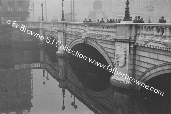 O'CONNELL BRIDGE (REFLECTED IN LIFFEY)